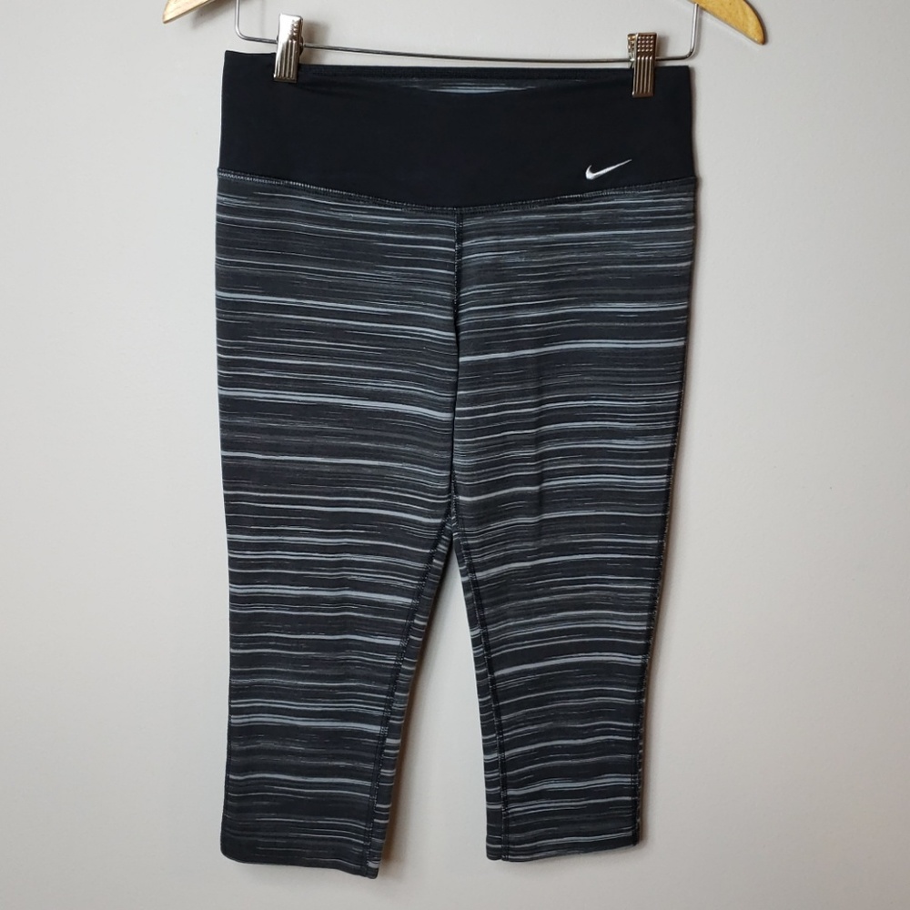 Nike DriFit Womens Capri Leggings